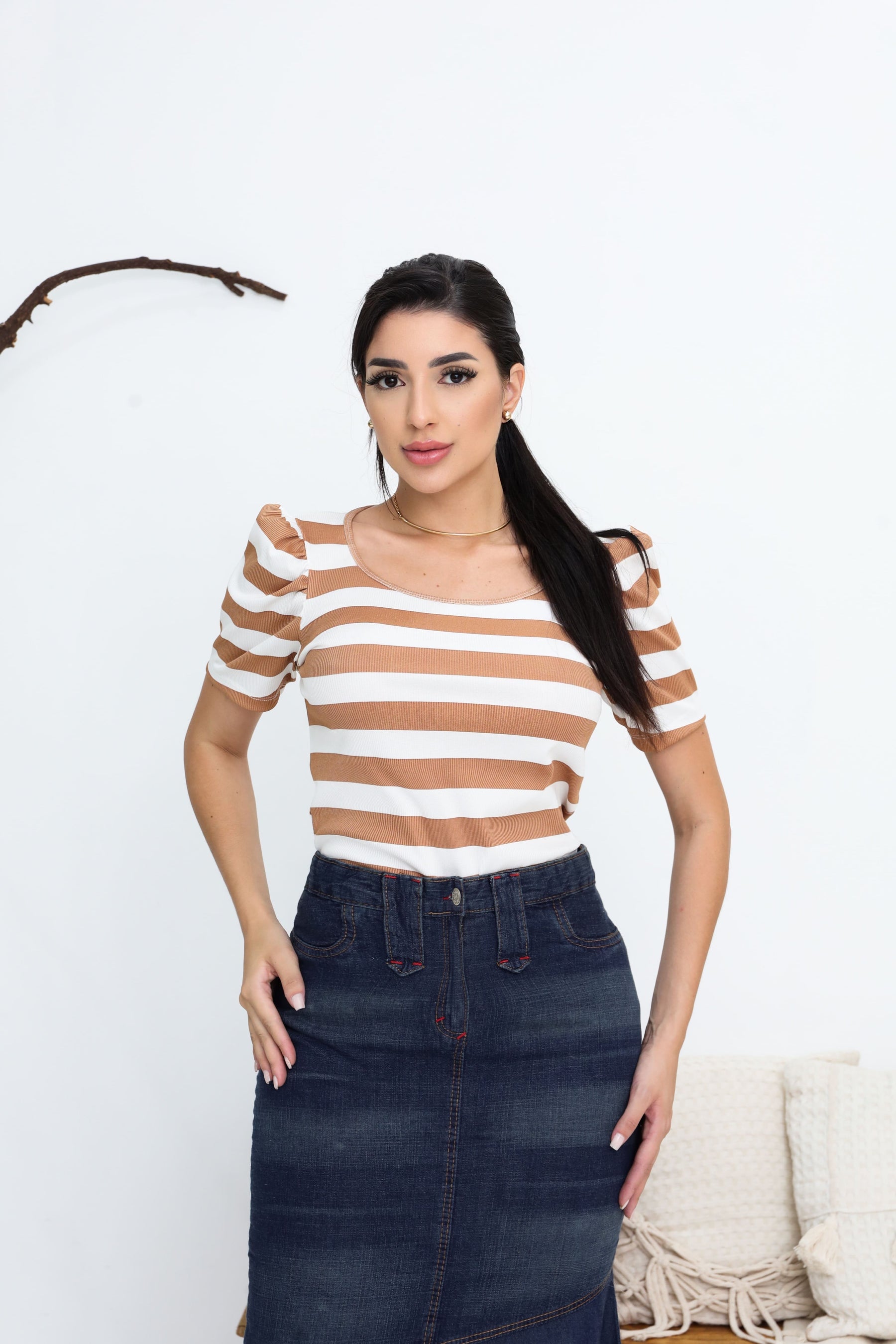 Blusa listrada bege e branca