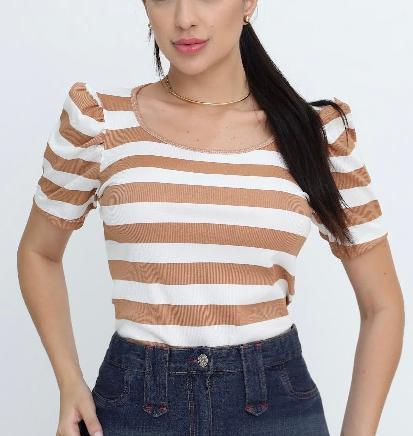 Blusa listrada bege e branca