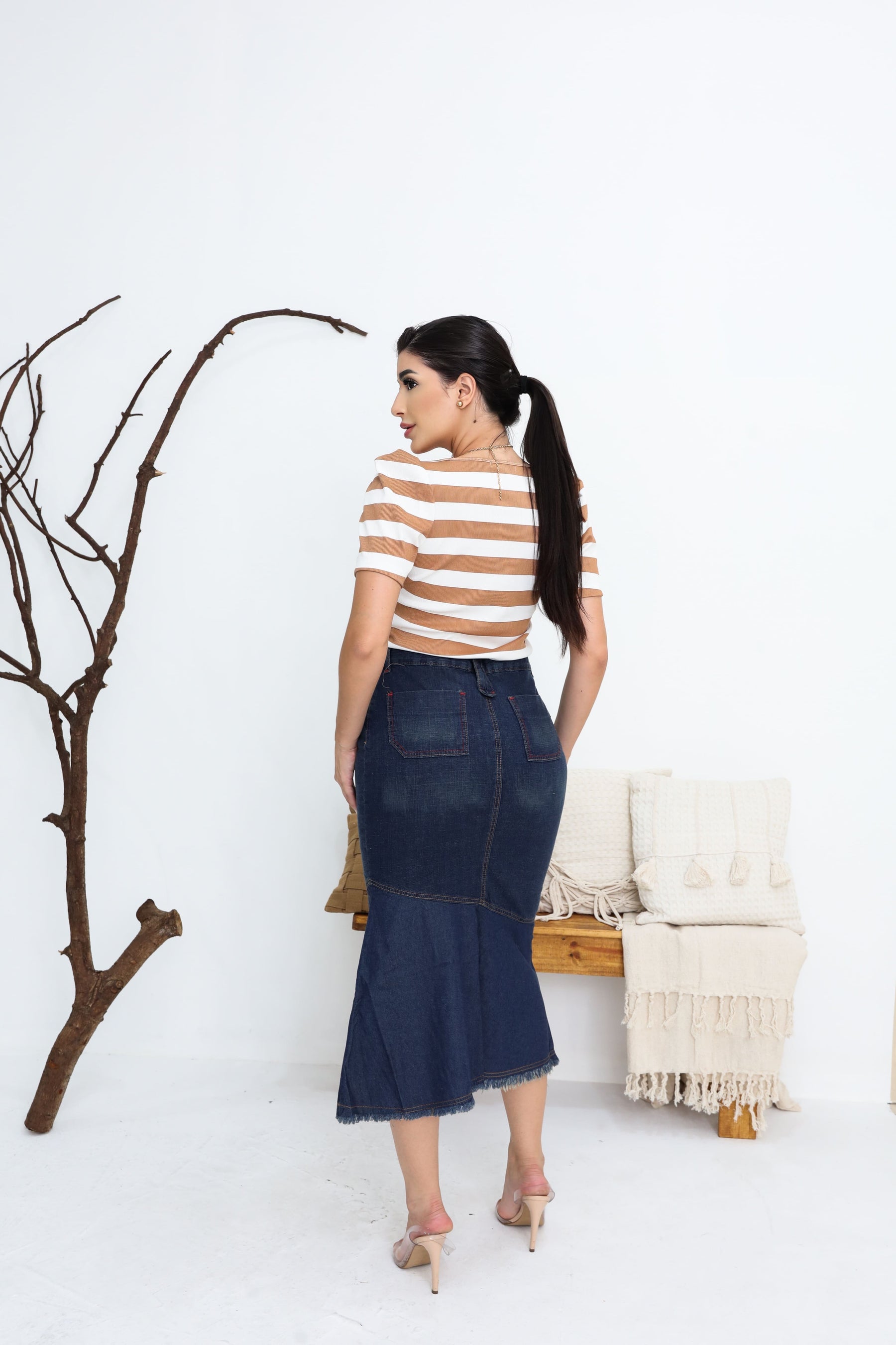 Blusa listrada bege e branca